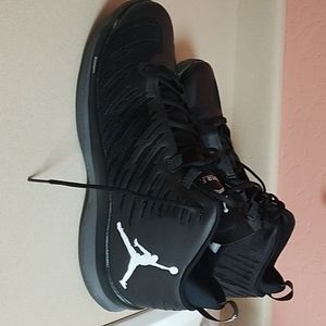 Black jordan superflys size 17 price negotiable